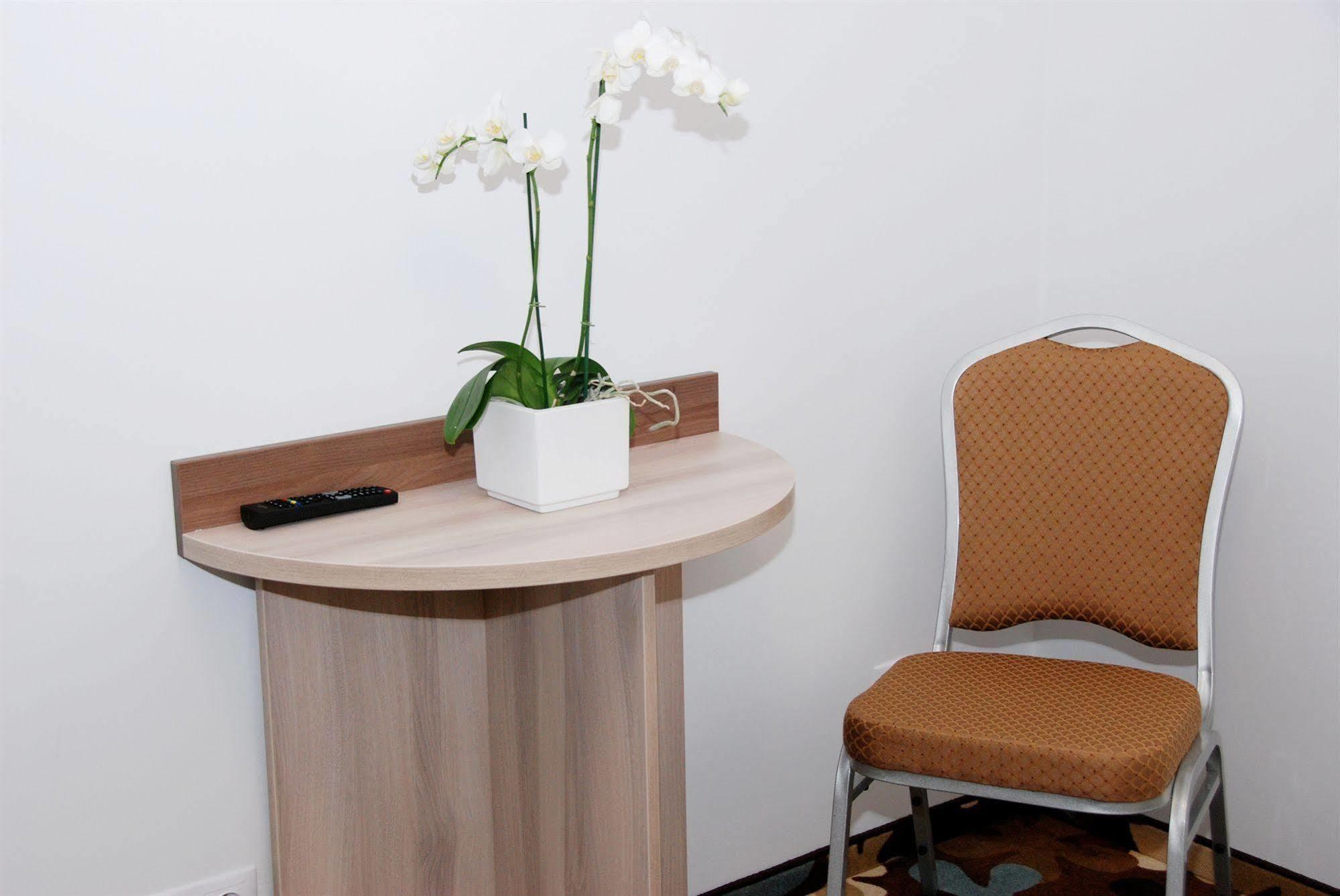 Algiro Hotel